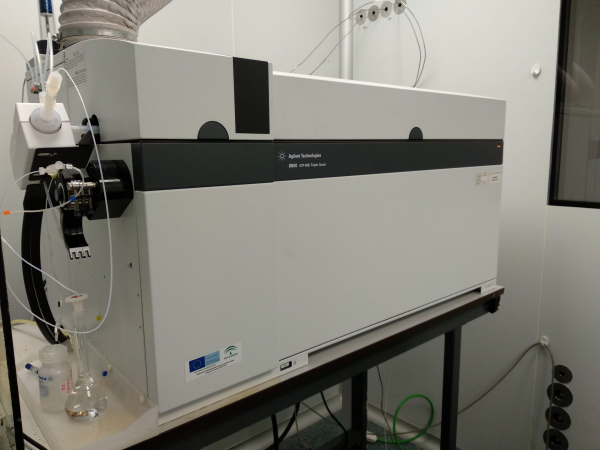 Espectrómetro atómico de masas ICP-MS/MS AGILENT 8800