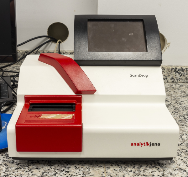 Espectrofotómetro Ultravioleta micromuestra  Scan Drop  Analytik Jena