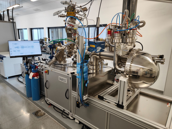 Sistema de Espectroscopía de Fotoelectrones a presiones cercanas a la ambiental NAP-XPS/UPS “SPECS” In Situ Cell FlexPS-NAP Phoibos 150 1D DLD